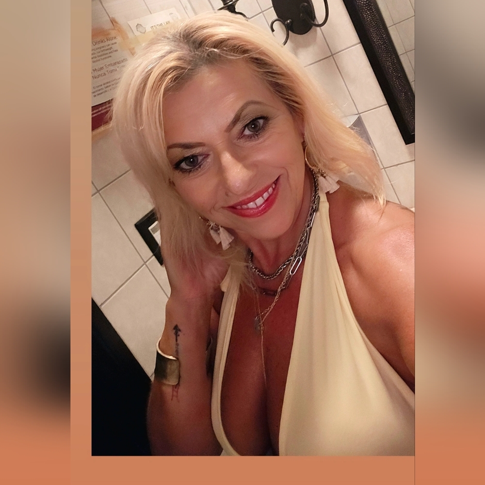 Meet your Posher, Ana